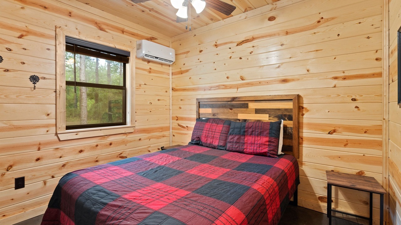 Photo of Bedroom in Golden