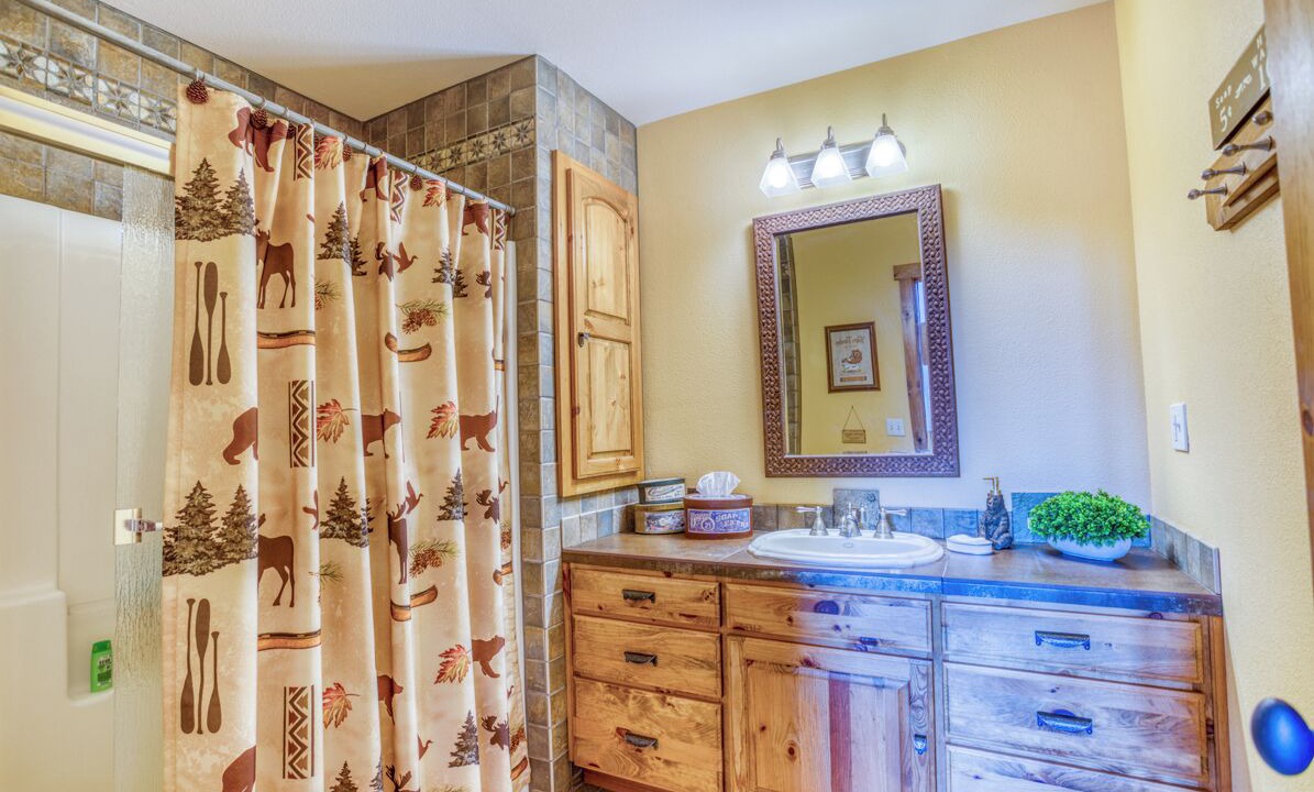 Photo of Bathroom in Crescent