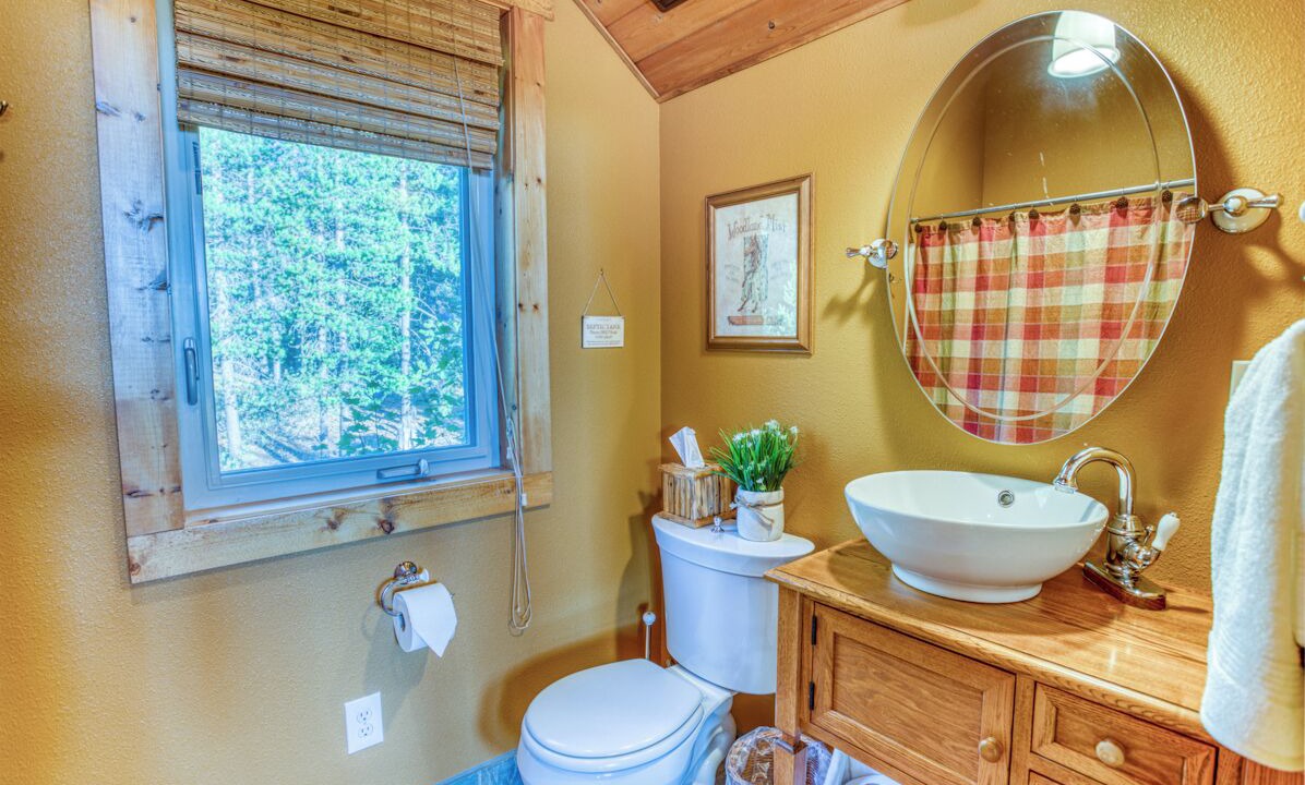 Photo of Bathroom in Crescent