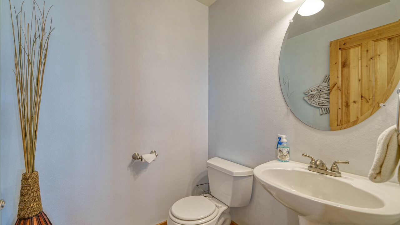 Photo of Bathroom in Gold Beach