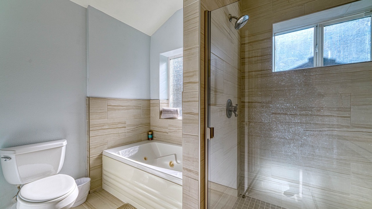 Photo of Bathroom in Gold Beach