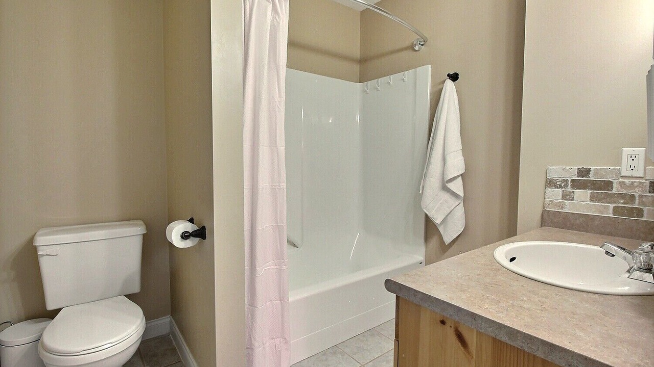Photo of Bathroom in Snow Pine Estates