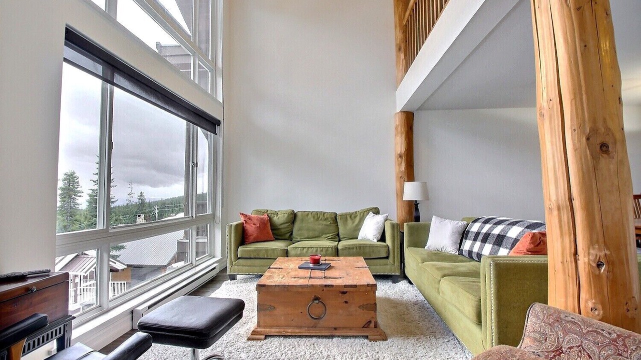 Photo of Livingroom in Snow Pine Estates