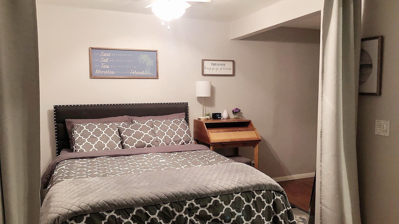 Photo of Bedroom in Lake Balboa
