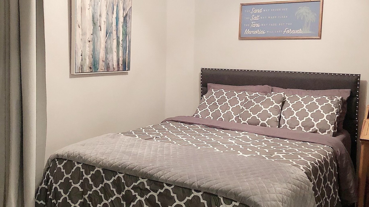 Photo of Bedroom in Lake Balboa