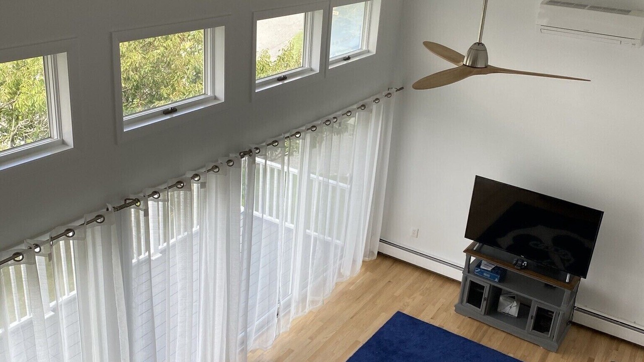 Photo of Livingroom in Point Judith