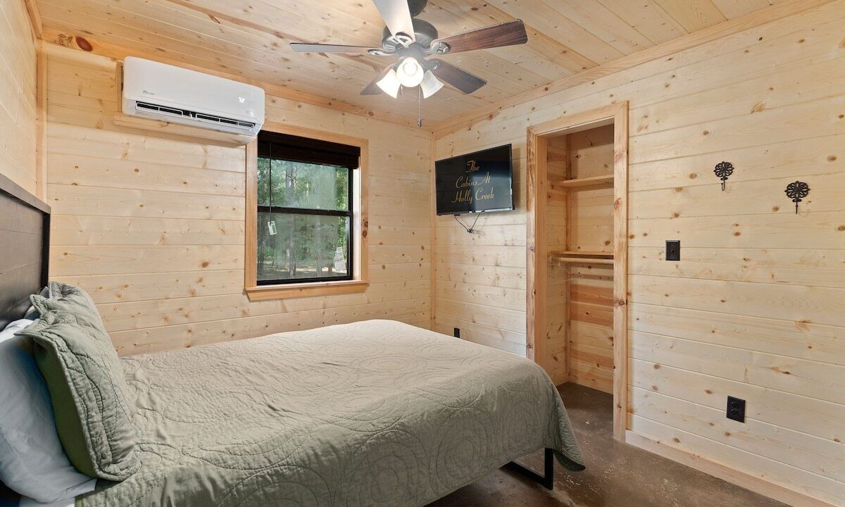 Photo of Bedroom in Golden