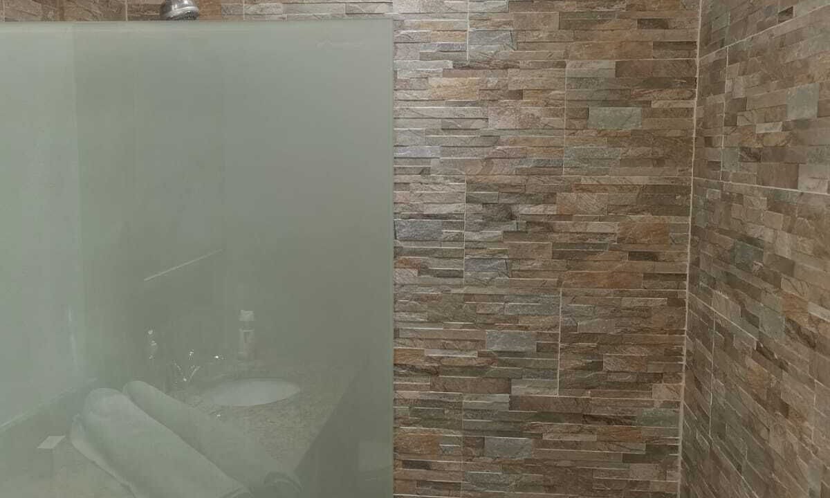 Photo of Bathroom in Dixon Cove