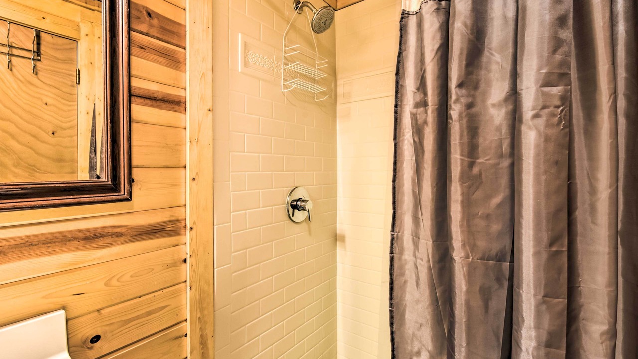 Photo of Bathroom in Helen