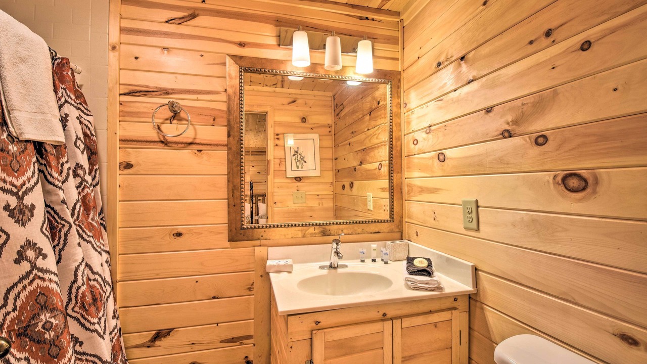 Photo of Bathroom in Helen
