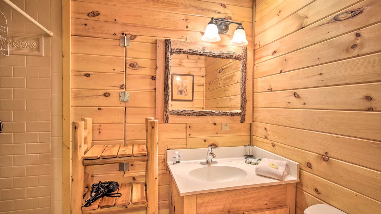 Photo of Bathroom in Helen