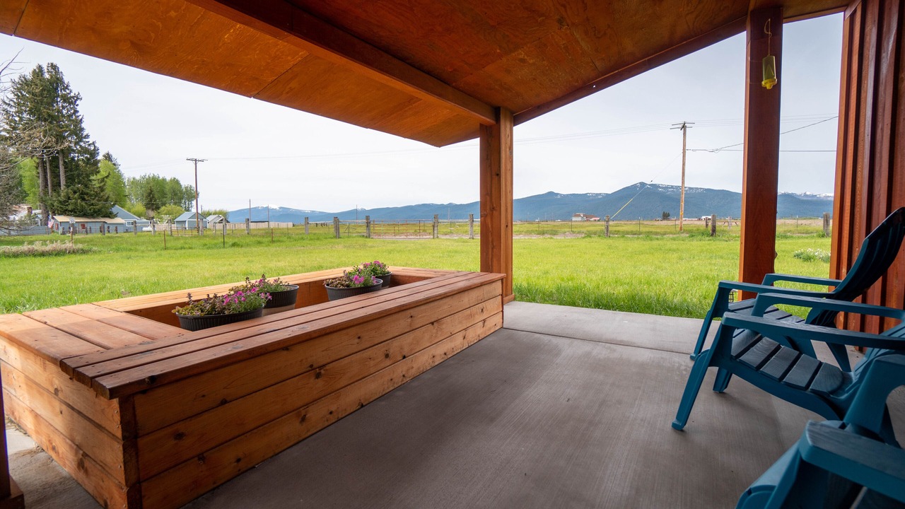 Photo of Patio Balcony in Fort Klamath