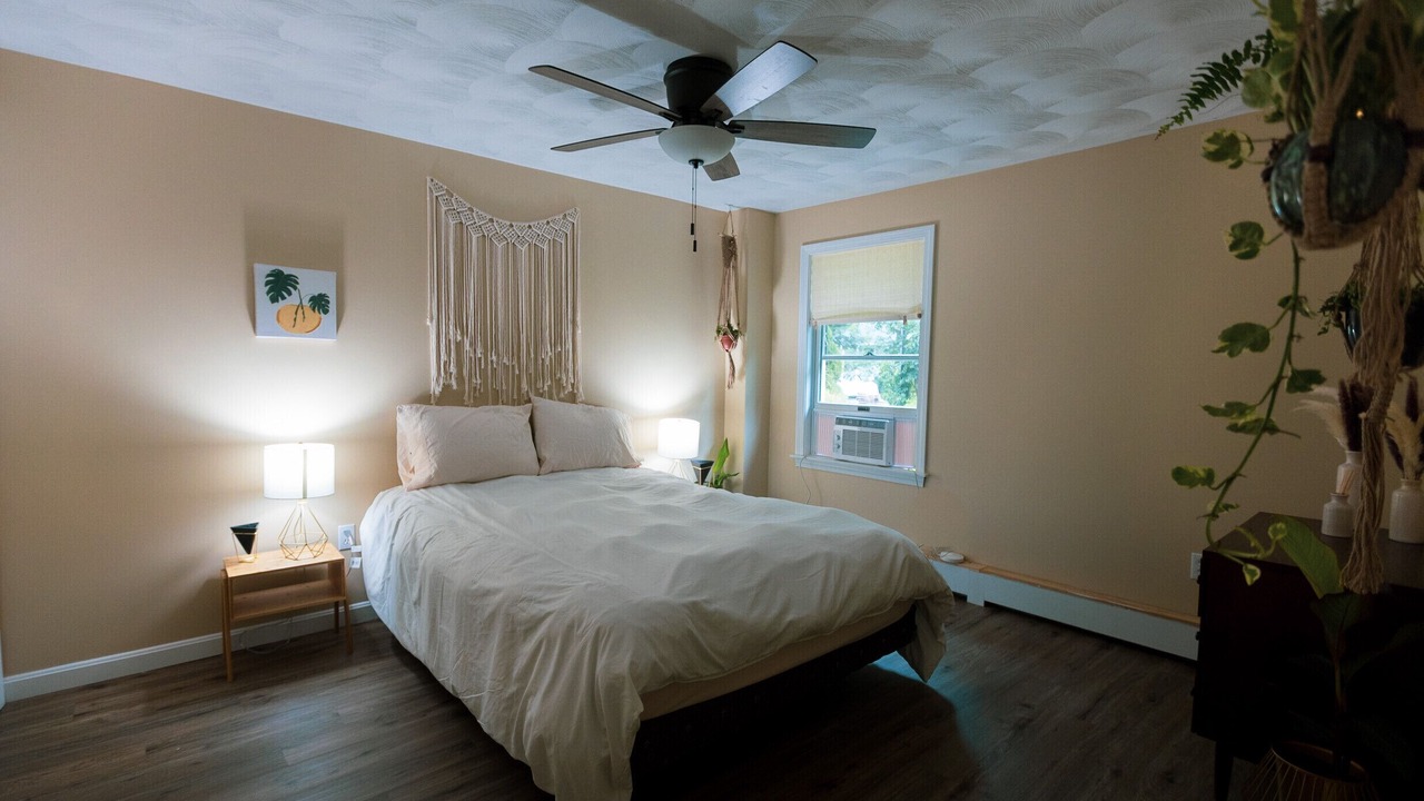 Photo of Bedroom in Saunderstown