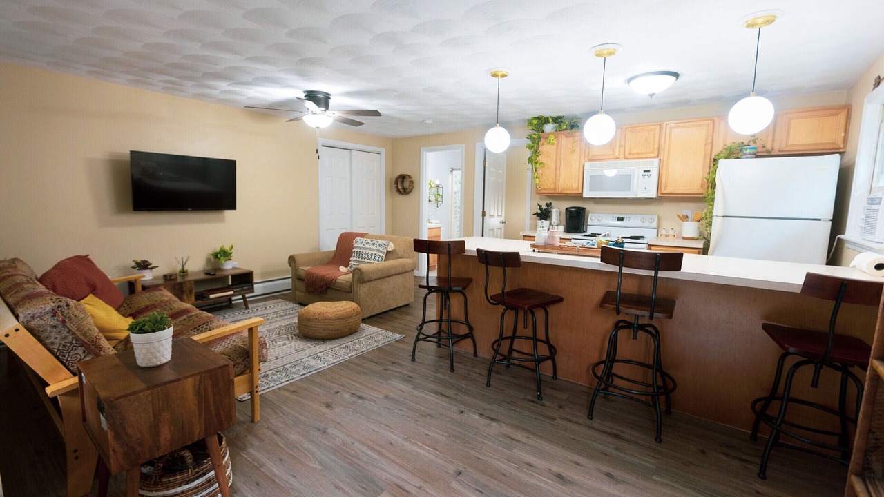 Photo of Livingroom in Saunderstown