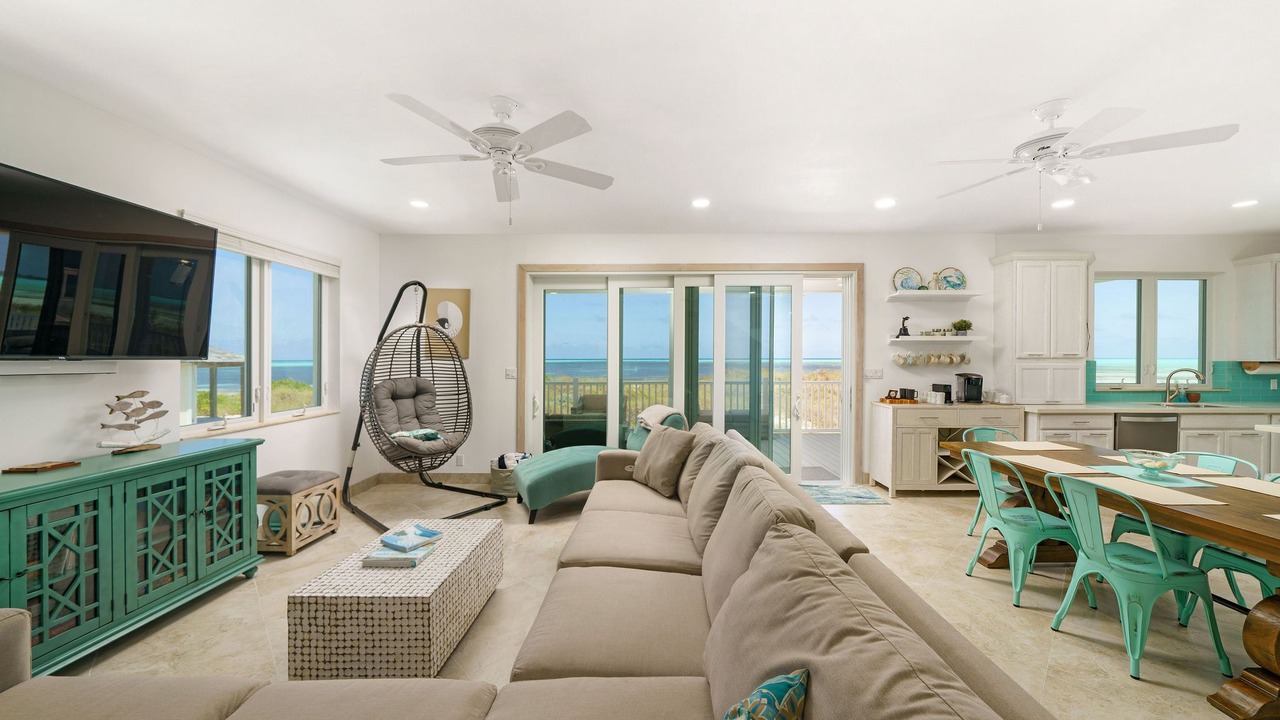 Photo of Livingroom in Spanish Wells