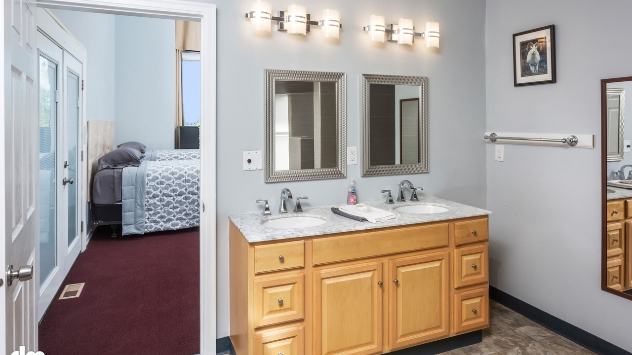 Photo of Bathroom in Huffman - O' Malley
