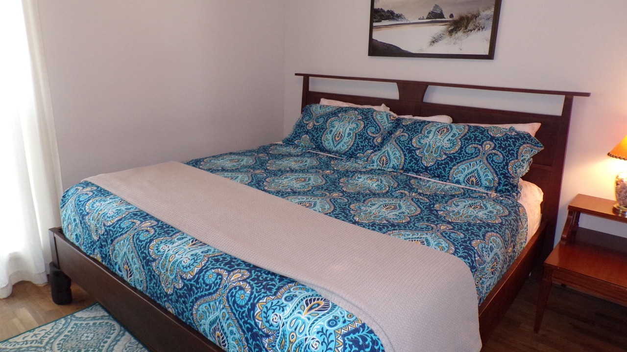 Photo of Bedroom in Netarts