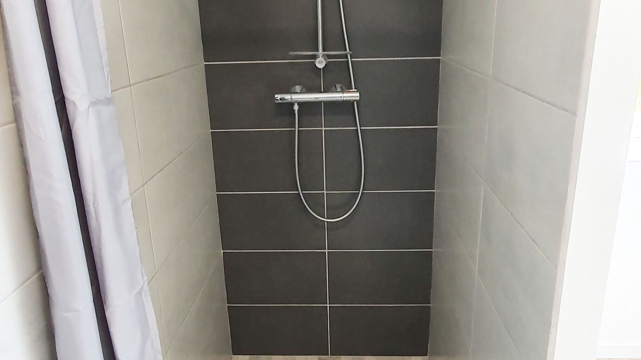 Photo of Bathroom in La Croix-Hellean