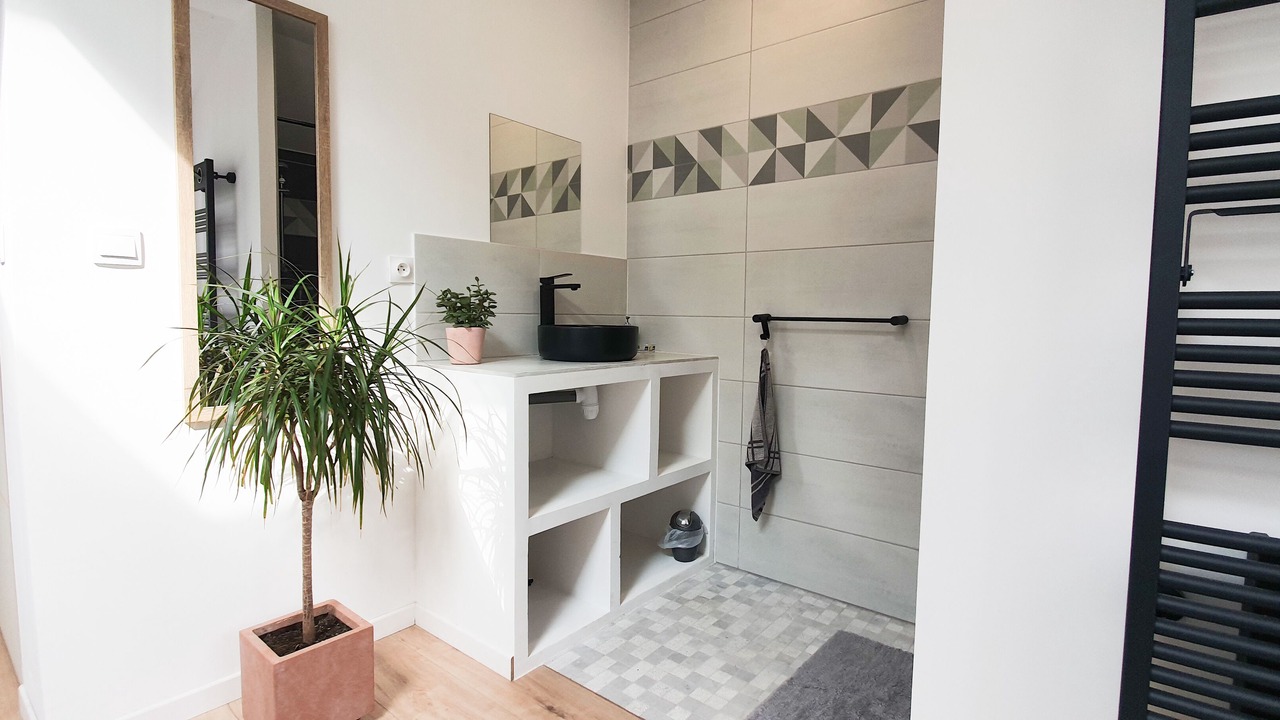Photo of Bathroom in La Croix-Hellean