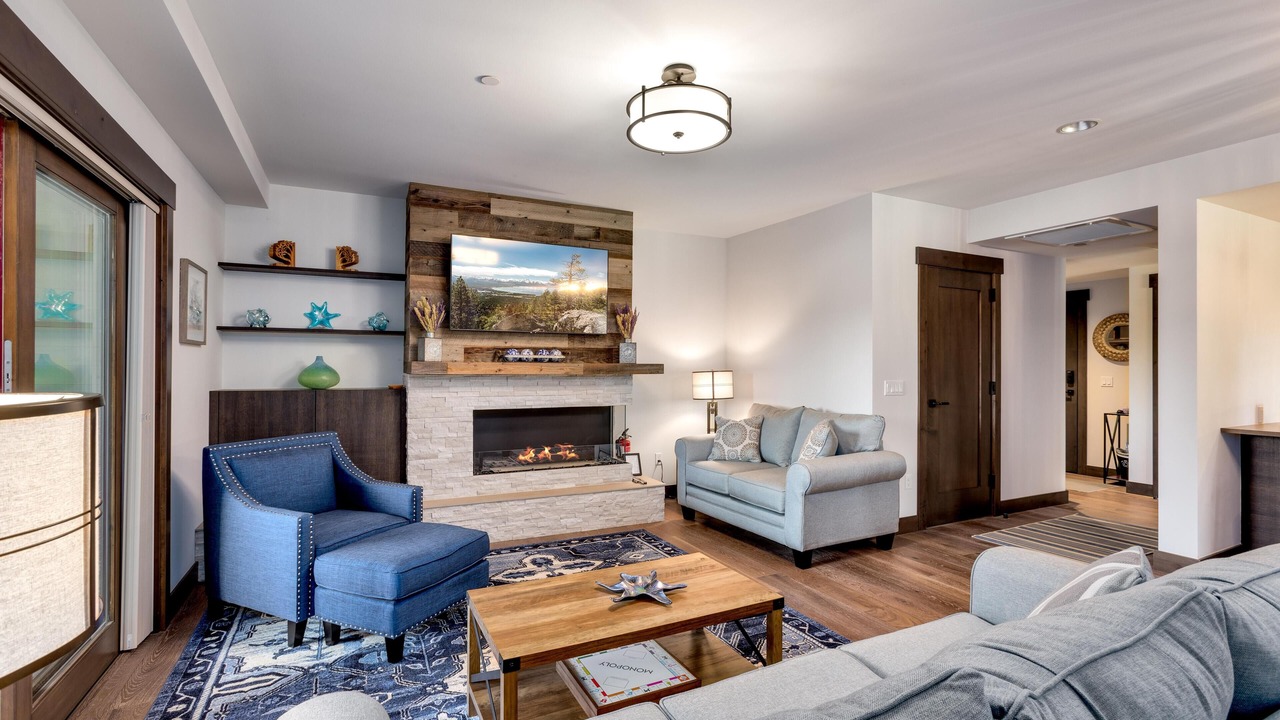Photo of Livingroom in Stateline