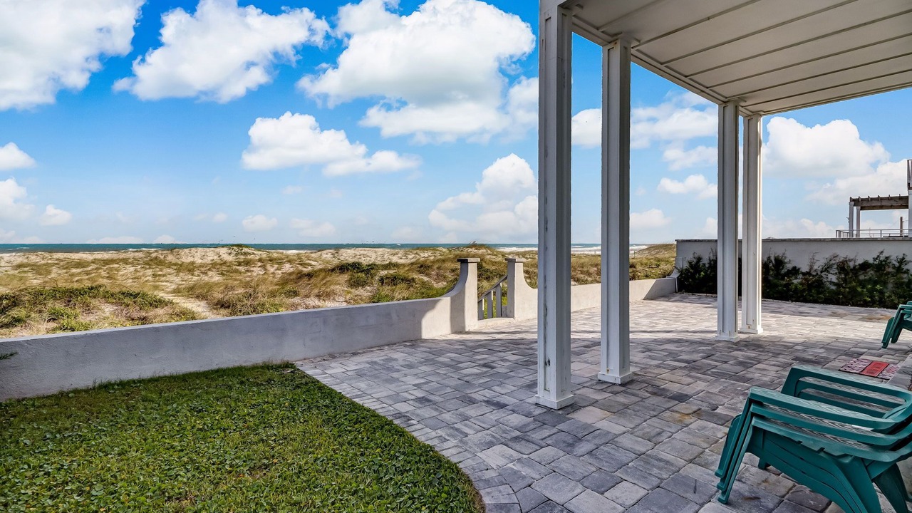 Photo of Patio Balcony in American Beach