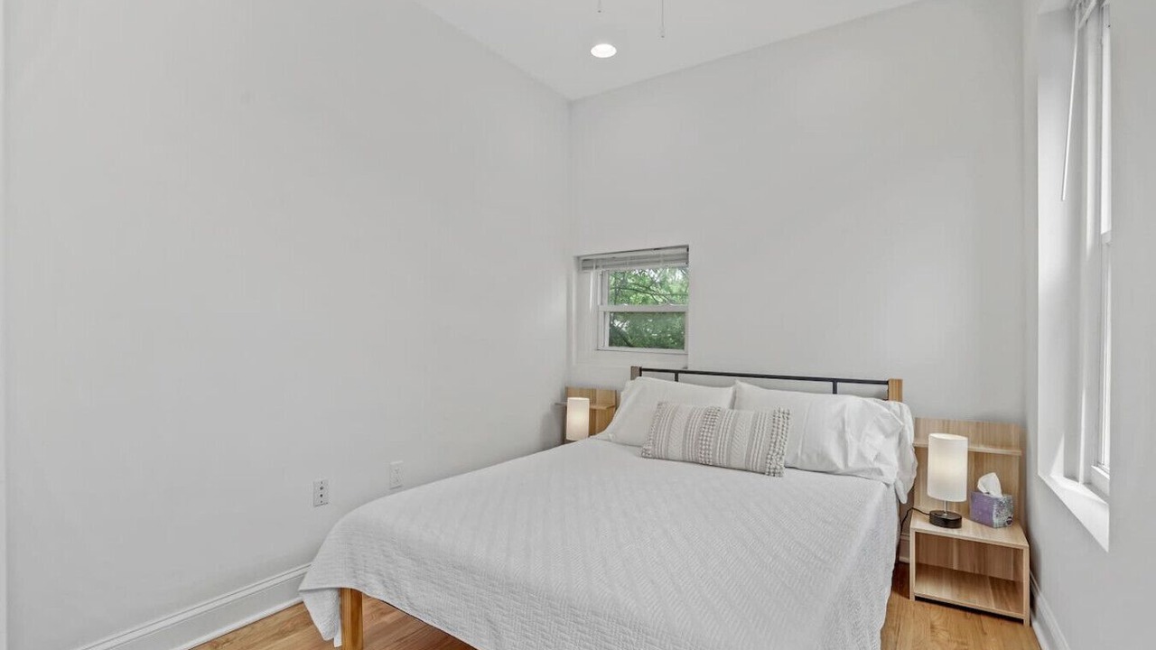 Photo of Bedroom in Truxton Circle