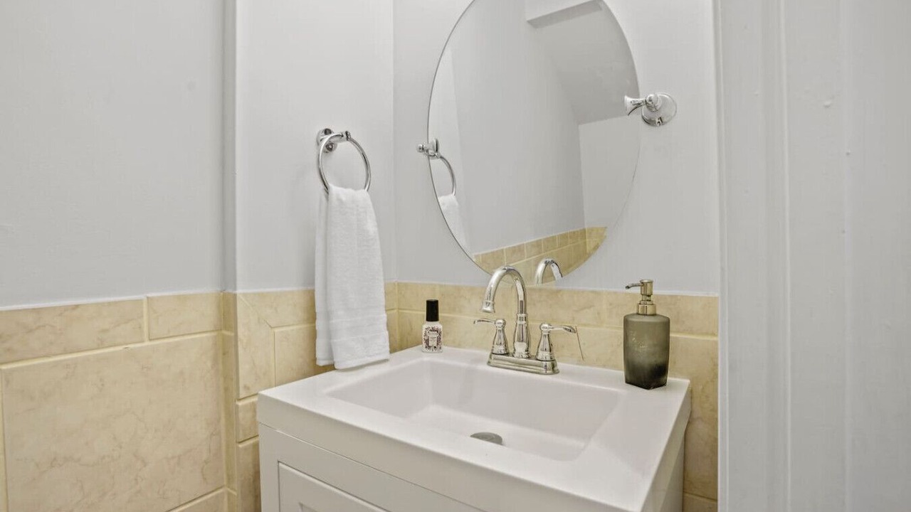 Photo of Bathroom in Truxton Circle