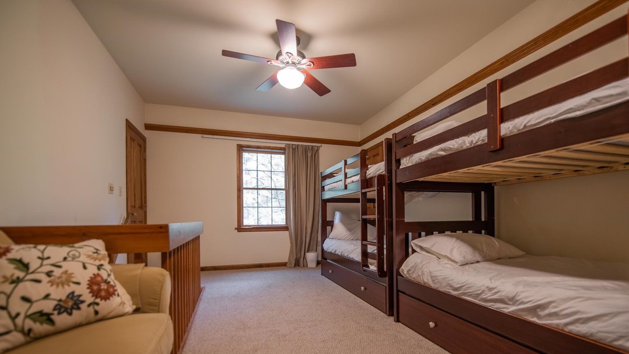 Photo of Bedroom in Eagles Mere