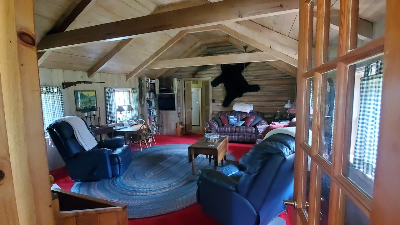 Photo of Livingroom in Armstrong Creek