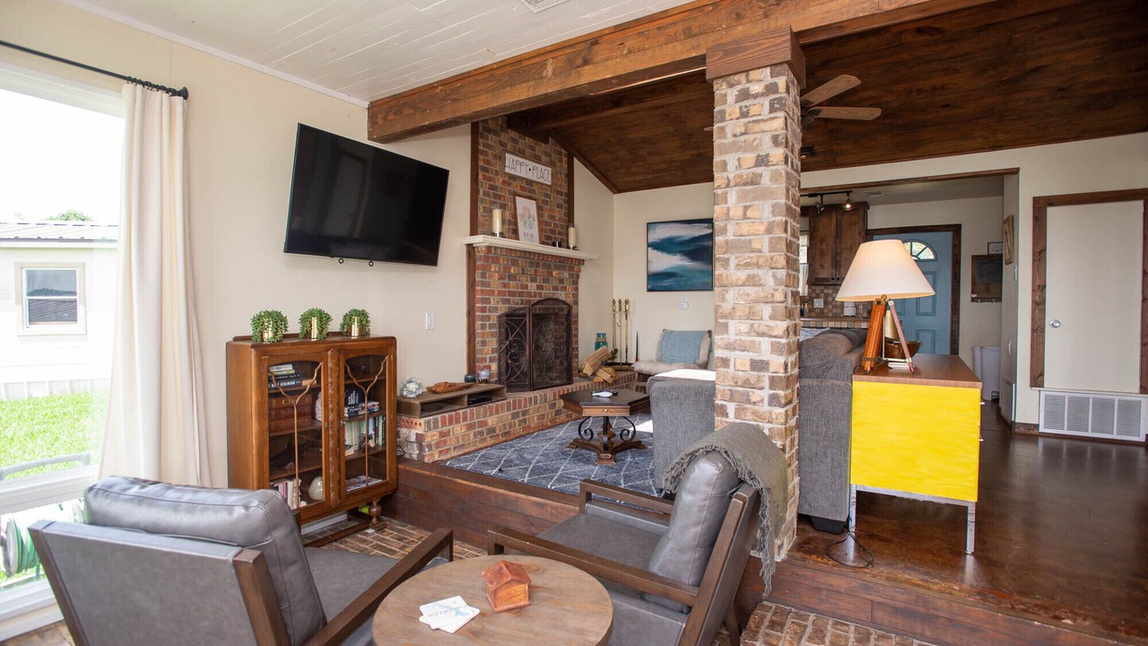 Photo of Livingroom in Carolyn Estates