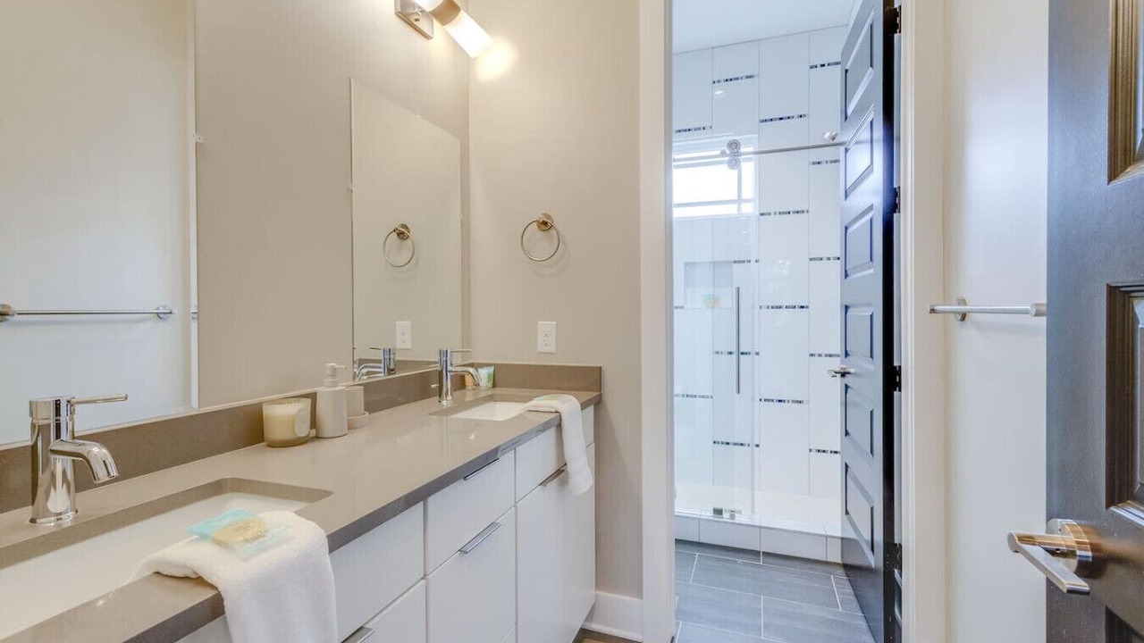 Photo of Bathroom in Hadley - Washington