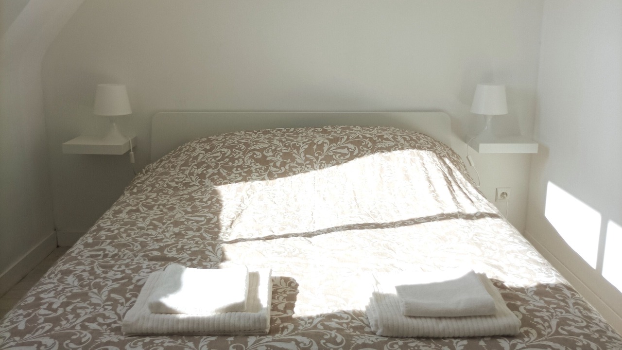 Photo of Bedroom in Plonevez-Porzay