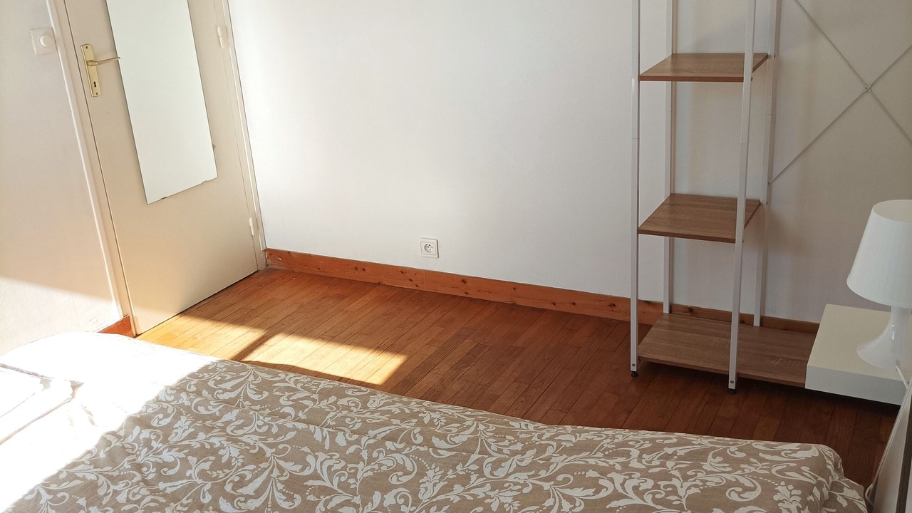 Photo of Bedroom in Plonevez-Porzay