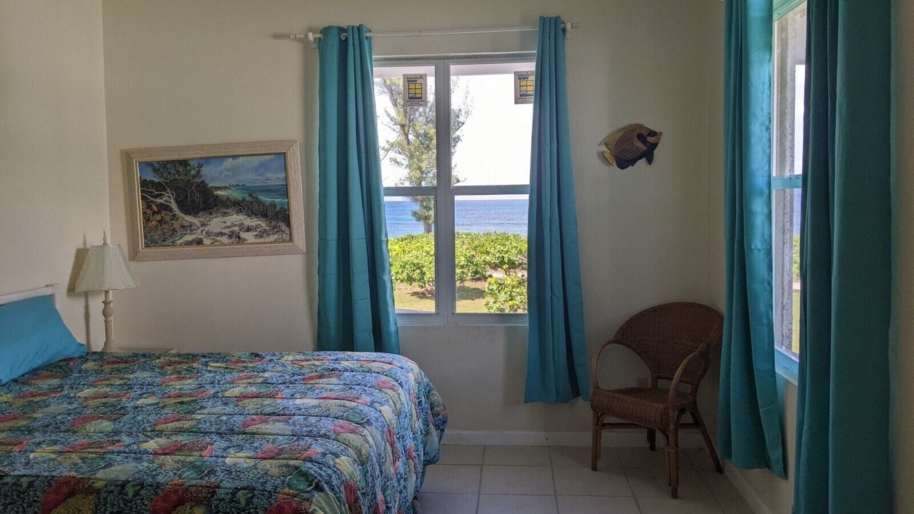 Photo of Bedroom in Green Turtle Cay