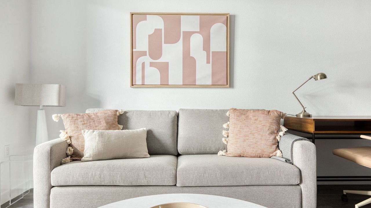 Photo of Livingroom in Warner Center