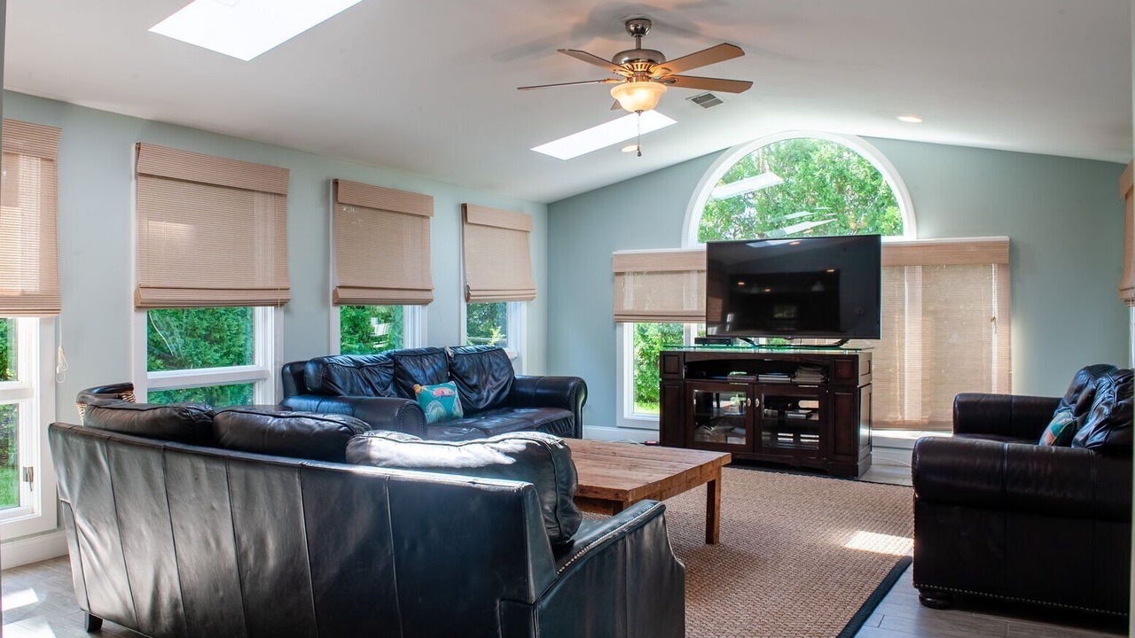 Photo of Livingroom in Eastward Look