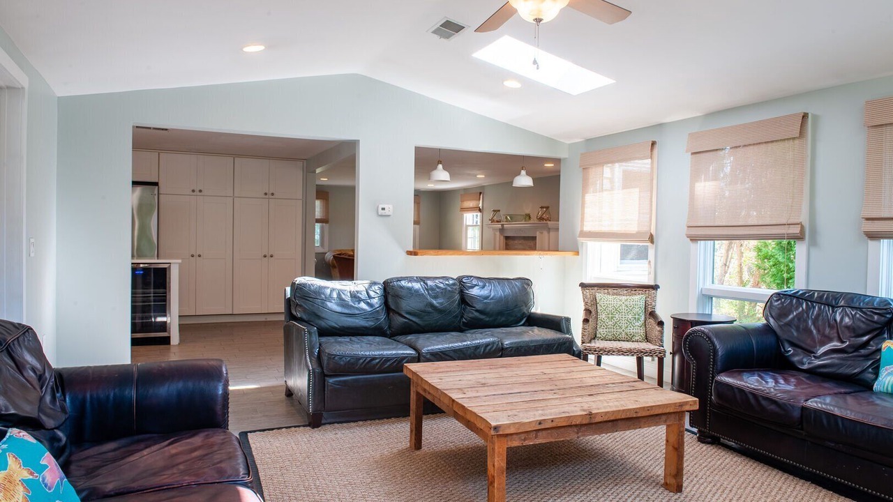 Photo of Livingroom in Eastward Look