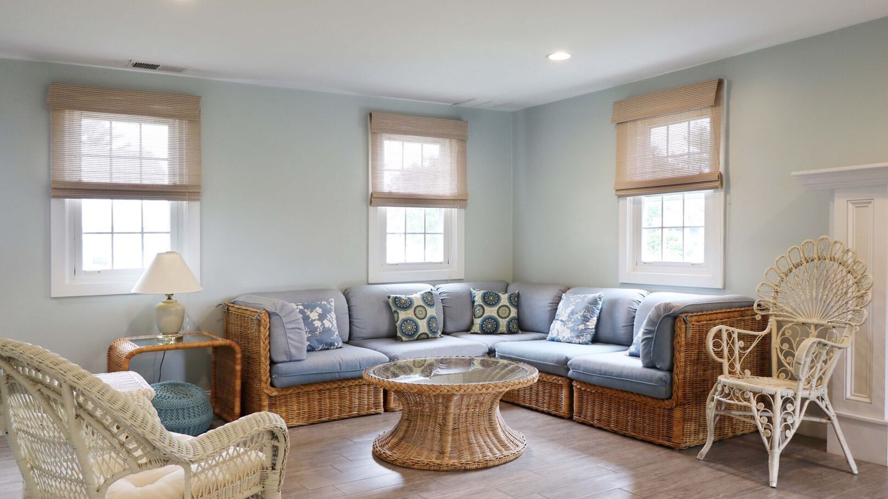 Photo of Livingroom in Eastward Look