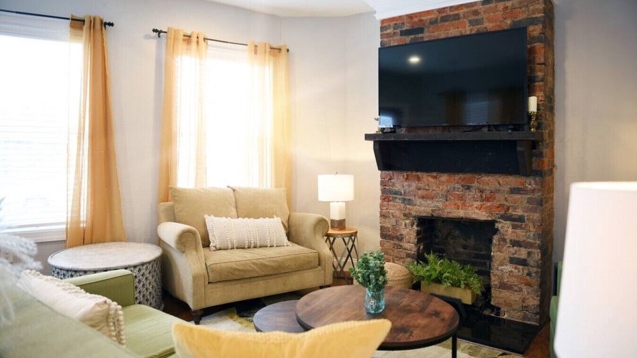 Photo of Livingroom in Lawrenceville