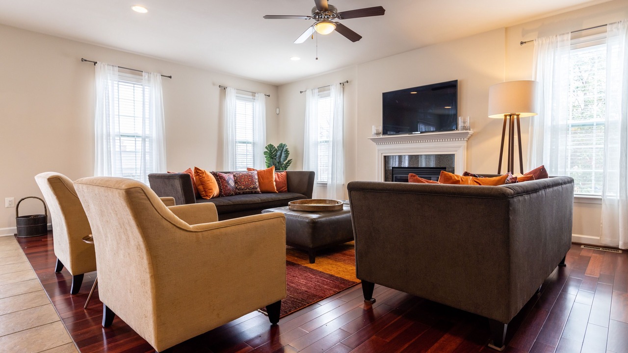 Photo of Livingroom in Virginia Square
