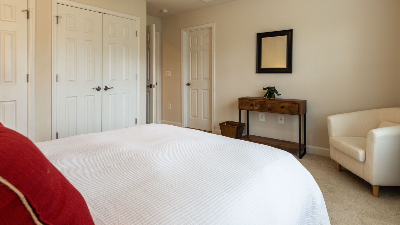 Photo of Bedroom in Virginia Square