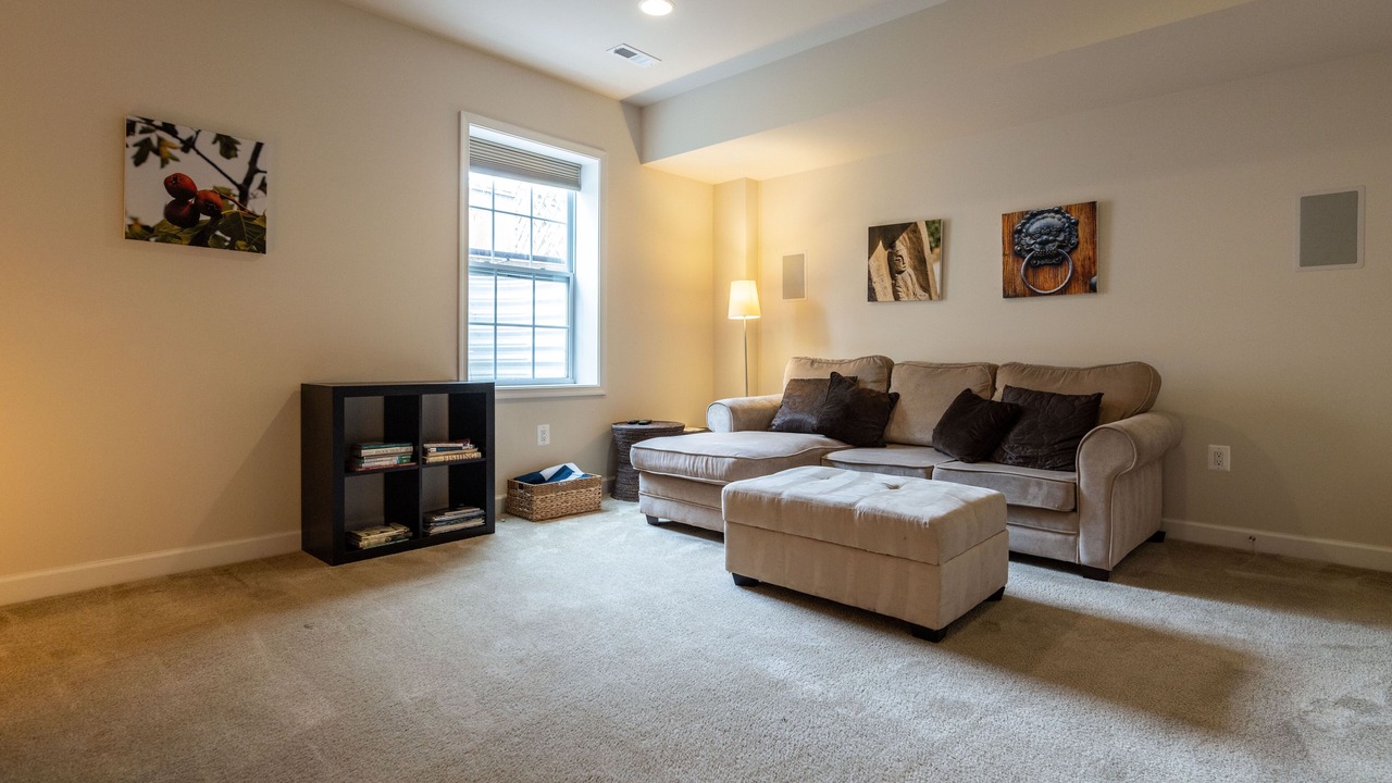 Photo of Livingroom in Virginia Square
