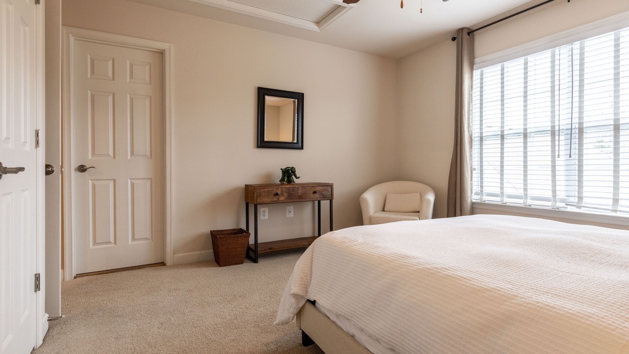 Photo of Bedroom in Virginia Square
