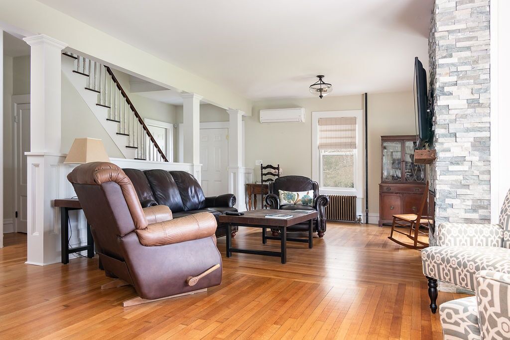 Photo of Livingroom in Charlestown
