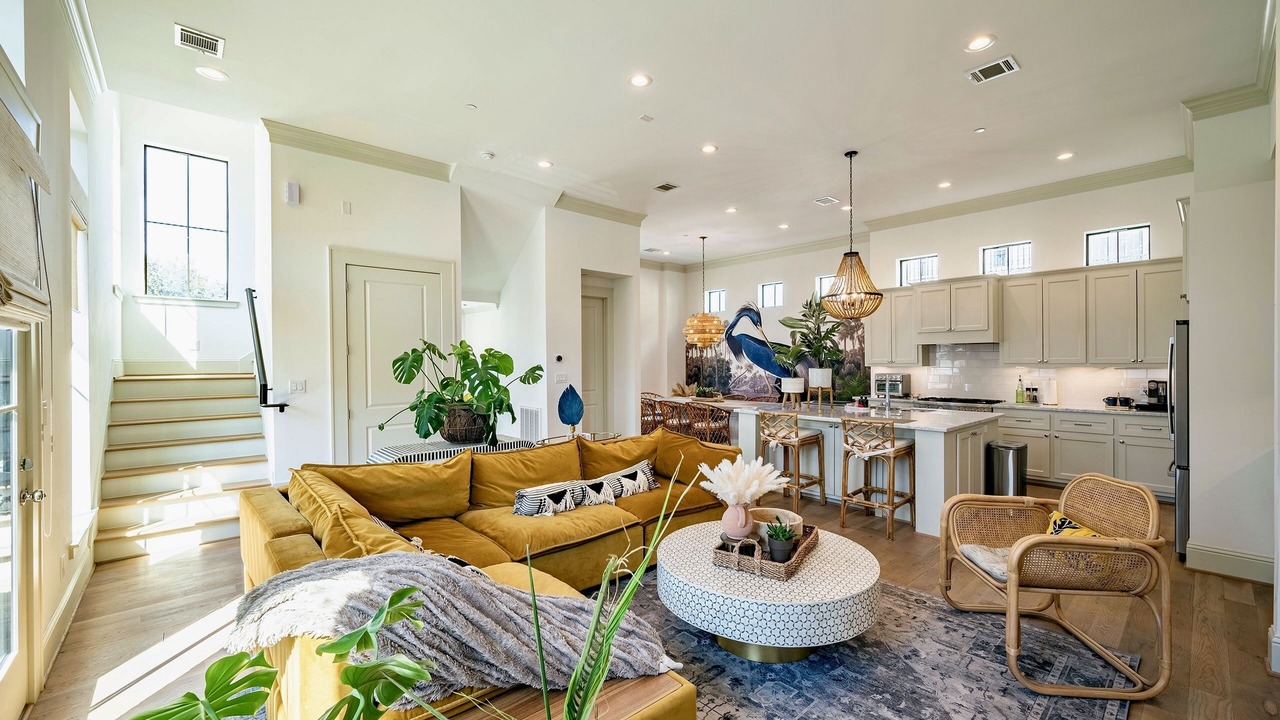 Photo of Livingroom in Neartown