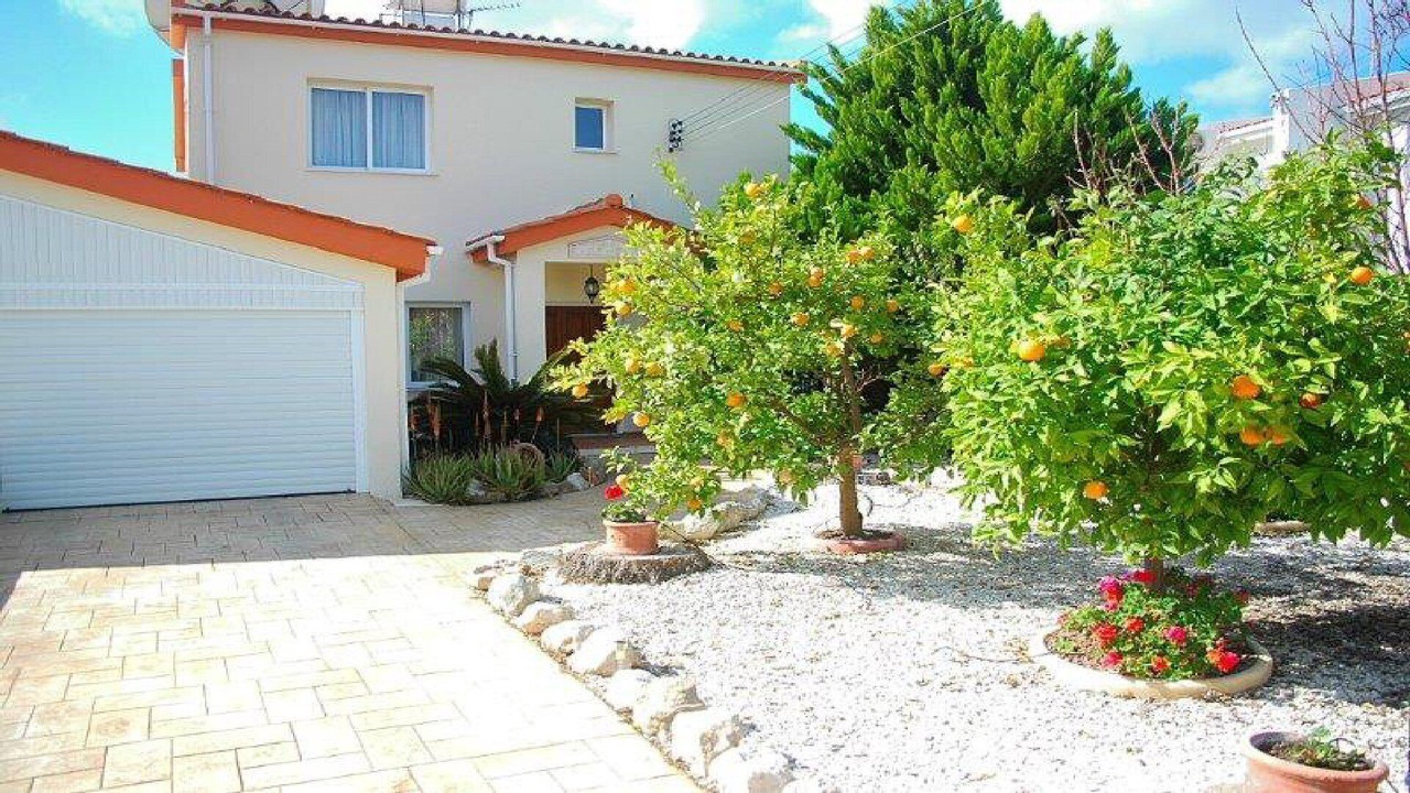 Photo of Outdoor in Koloni