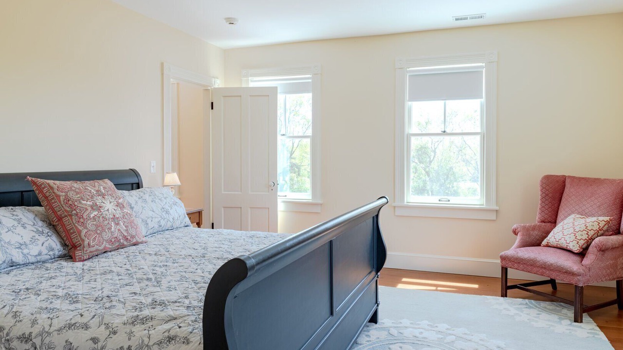 Photo of Bedroom in Matunuck