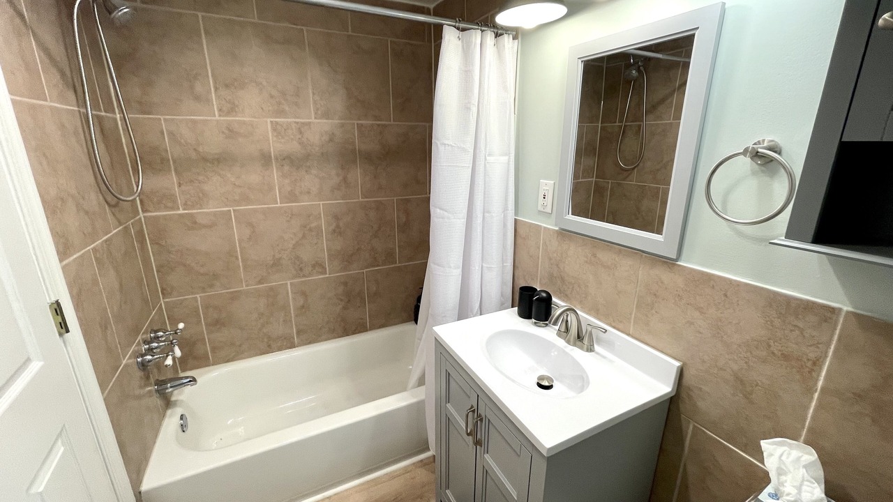 Photo of Bathroom in Cardozo