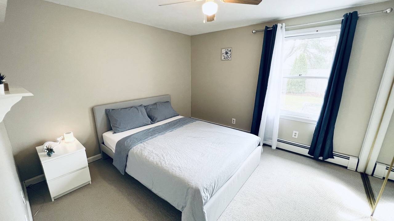 Photo of Bedroom in Jamestown