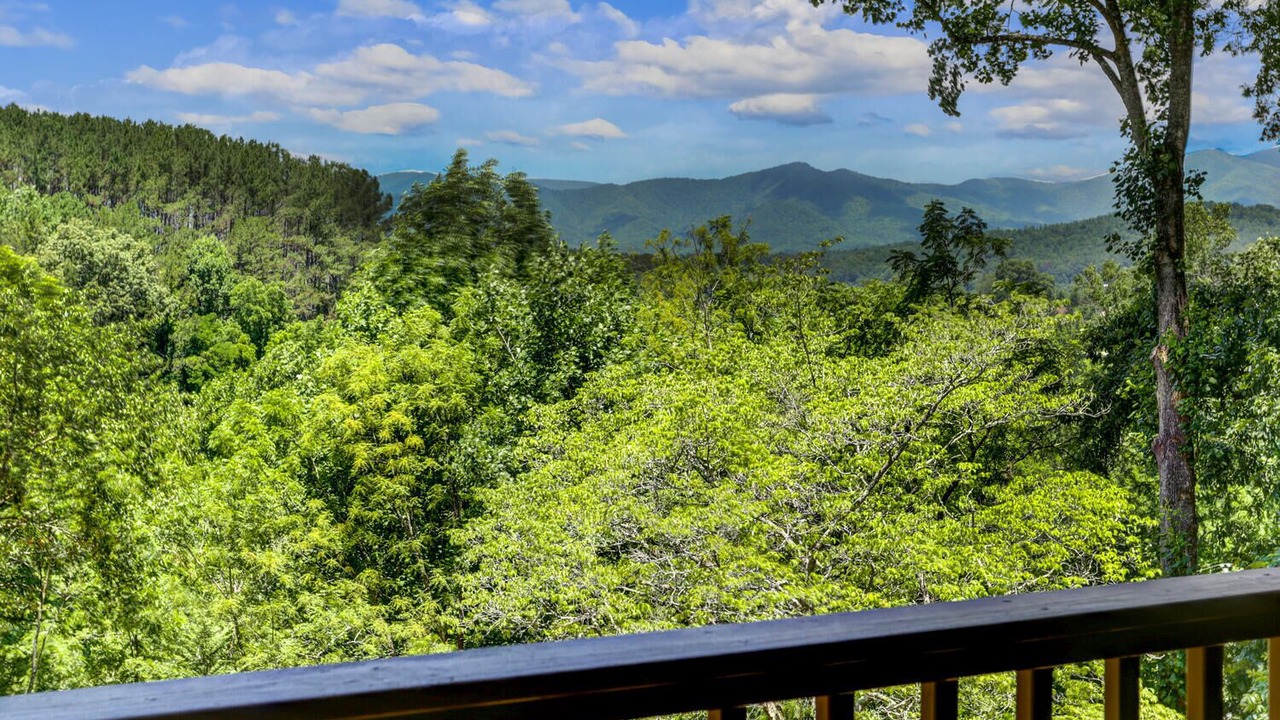 Photo of Patio Balcony in Hayesville